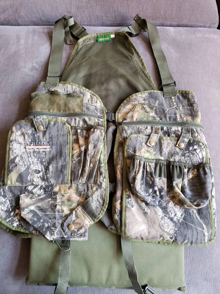 Primos Hunting Calls Vest With Seat - Size XL/XXL Camo Hunting Mossy Oak Read - Image 2 of 4