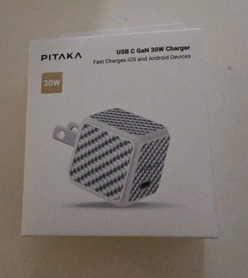 Pitaka USB C GaN 30w Charger 4 Ft USB C To USB C Nib