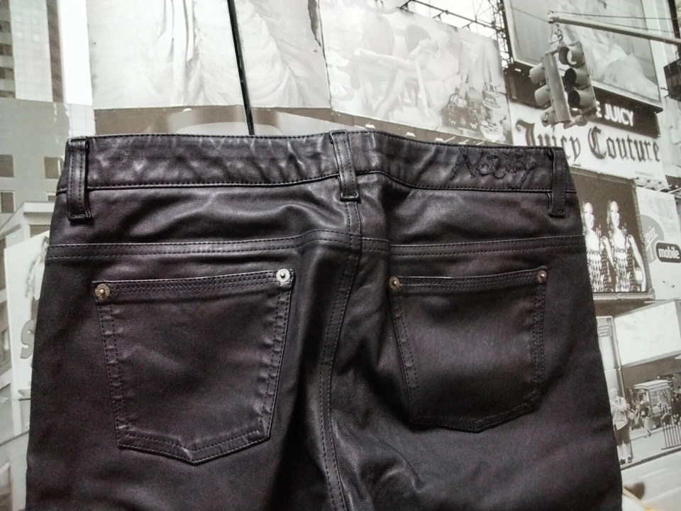 Pantalones de mujer Notify Italy negros de cuero elástico longitud recortada talla 31 nuevos $595 Foto 2 de 4