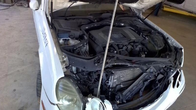 Tampa de convés usada serve: 2007 Mercedes-benz Mercedes e-class 211 tipo Sdn grau E280 - Imagem 3 de 4