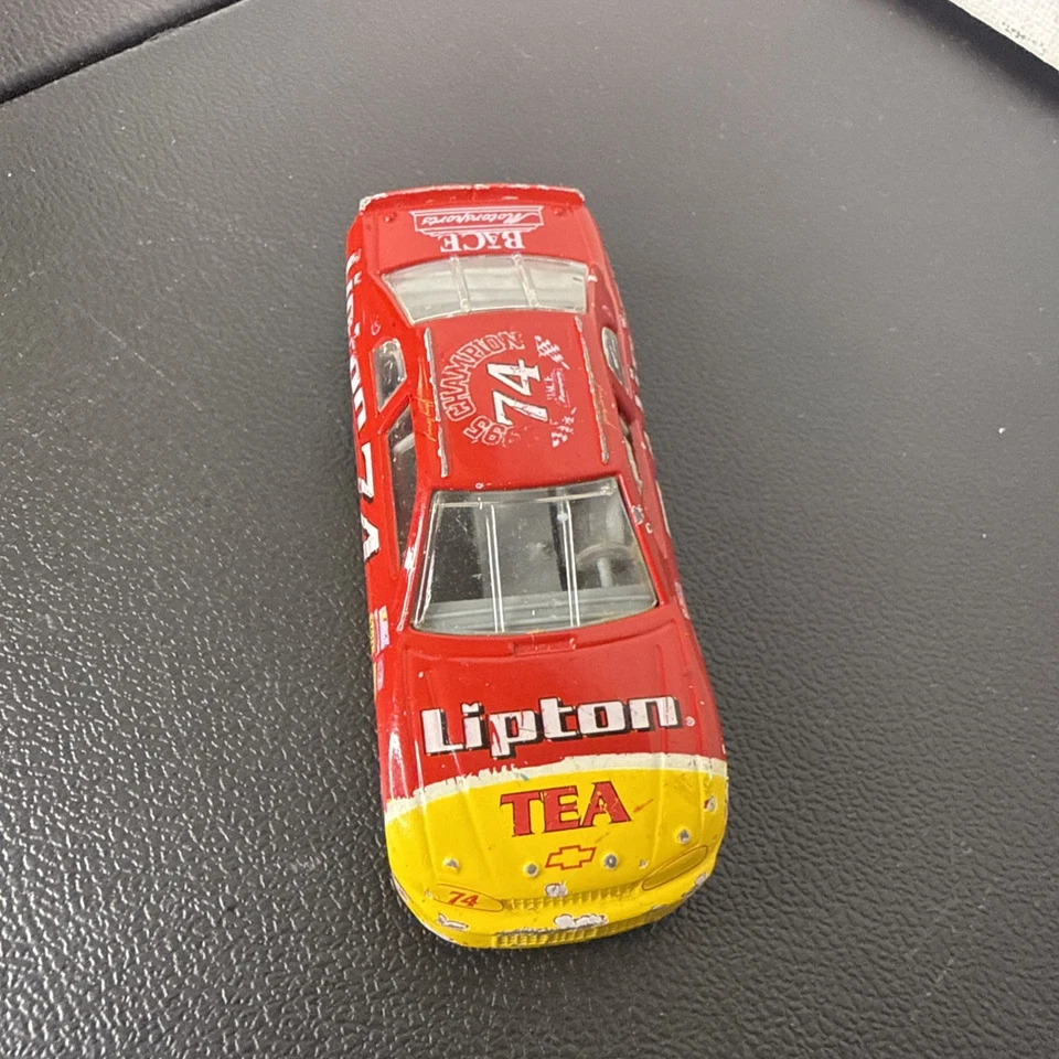 Racing Champions #74 Johnny Benson Jr Lipton 1995 Monte Carlo NASCAR 1:24 de colección Foto 2 de 4