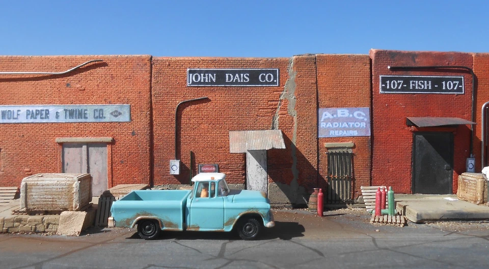 Downtown Deco HO Scale Alleyway Flat Building Kit Great Detail 30" Long! 1/87 - Image 3 of 4