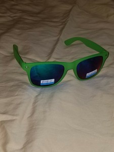 lime green wayfarer sunglasses