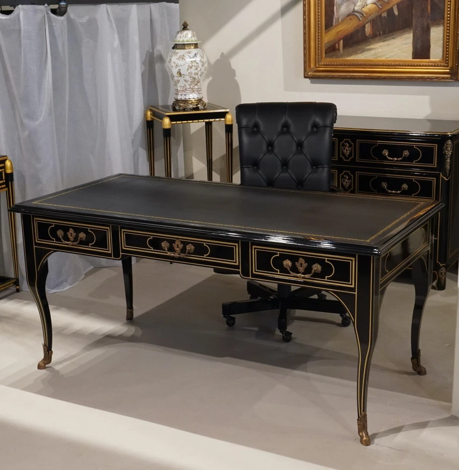 Escritorio ejecutivo Luis XV negro y dorado con cuero y latón Foto 3 de 4