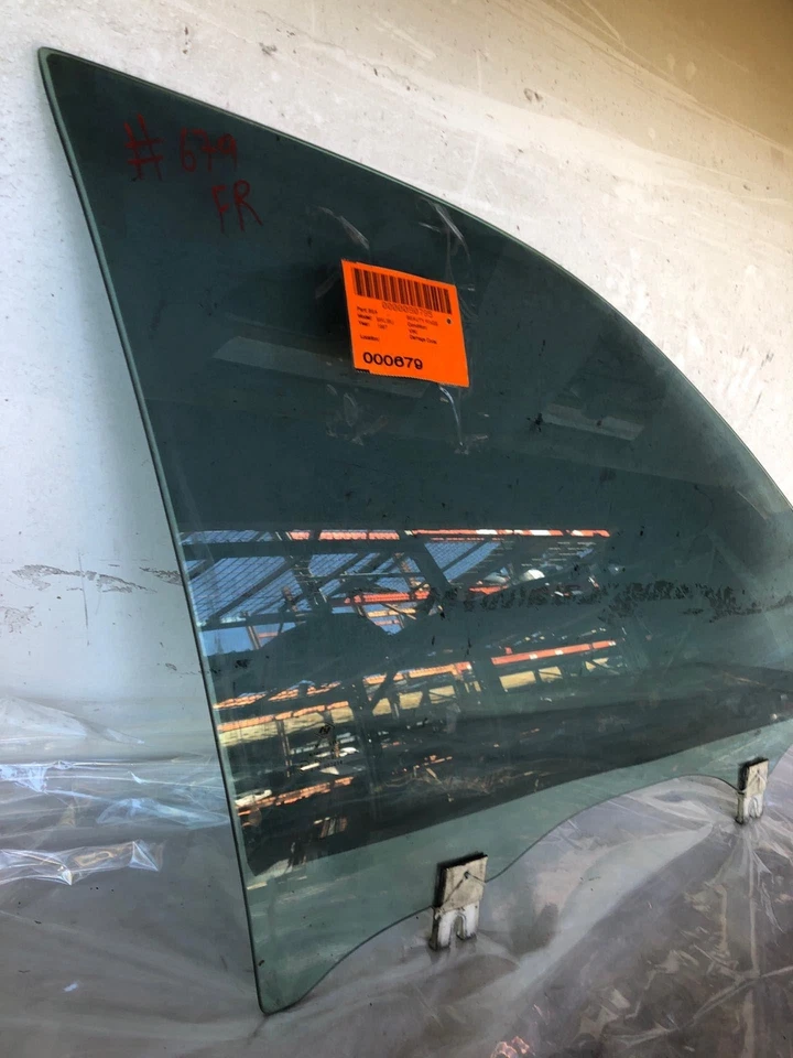 1997 Chevrolet Malibu Porta Frontal Janela de Vidro Mão Direita Lado do Passageiro Usado - Imagem 3 de 4