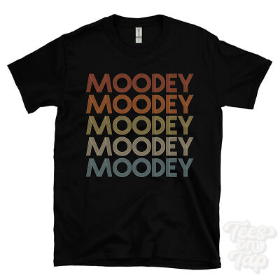 MOODEY WIEDERHOLTES RETRO-STIL T-SHIRT Herren & Damen Neuheit cool Name Geschenk