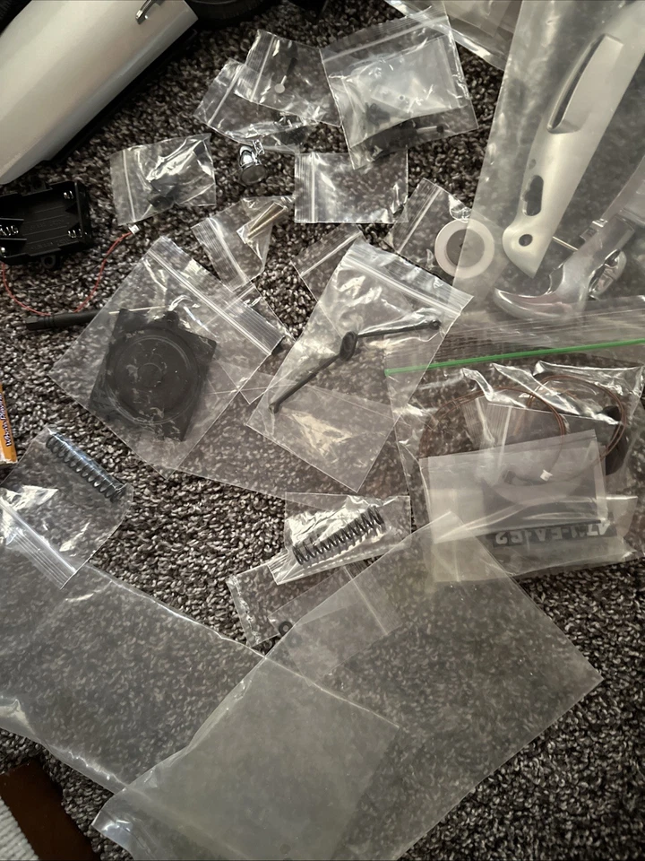 Figura modelo Aston Martin, Dp Five Goldfinger escala 1,8 Foto 4 de 4