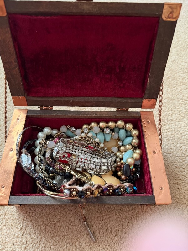 VINTAGE WOODEN TREASURE CHEST BOX AND COSTUME JEWELRY