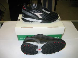 diadora turf