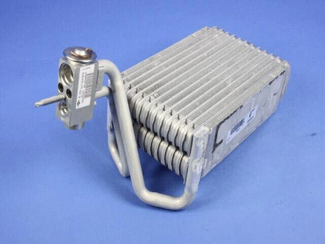 Genuine Mopar 2006-2007 Dodge Caravan Air Conditioning Evaporator 5183207AD - Image 3 of 3