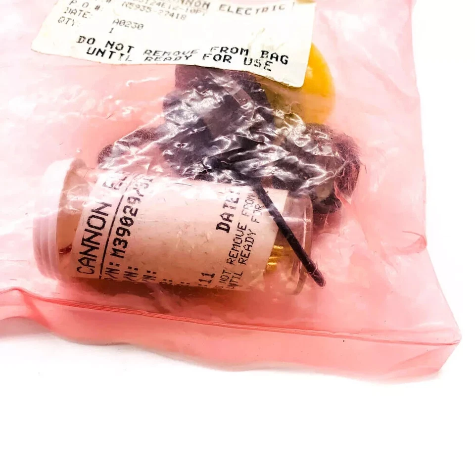 ITT Cannon MS3124E12-10PY Circular MIL Spec Connector with M39029/31-240 Contact - Image 2 of 4