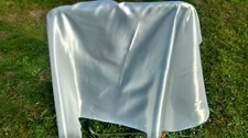  Joli coupon tissu satin de 105 x 150  couleur blanc neuf