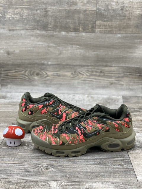 pink and green air max plus