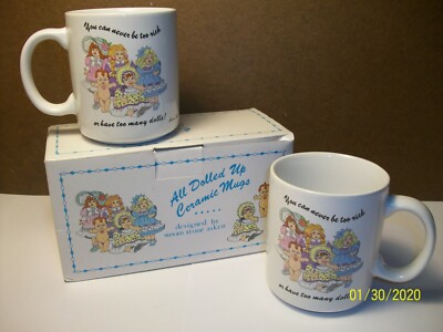 1992 All Dolled Up Ceramic Mugs ~ ''You Can Never Be Too Rich'' ~ box set of 2~NIB