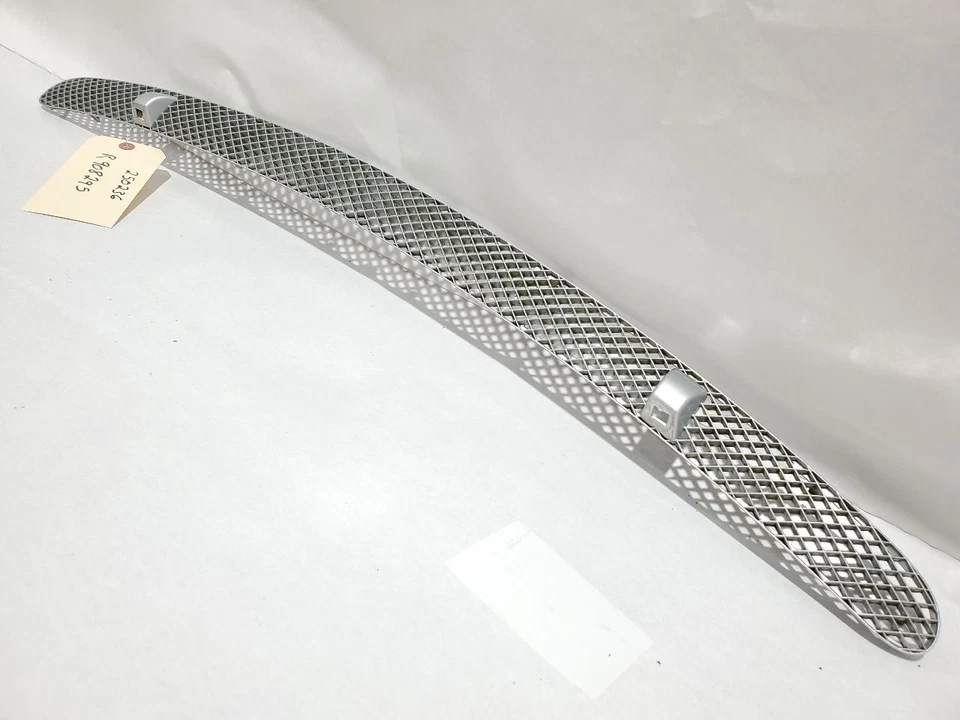 Rejilla usada se adapta a: Volkswagen Eurovan 2002 grado A Foto 4 de 4