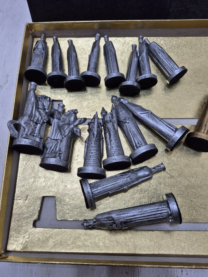 Juego de ajedrez esculpido vintage Conqueror Ganine juego completo usado estado 1962 Foto 2 de 4