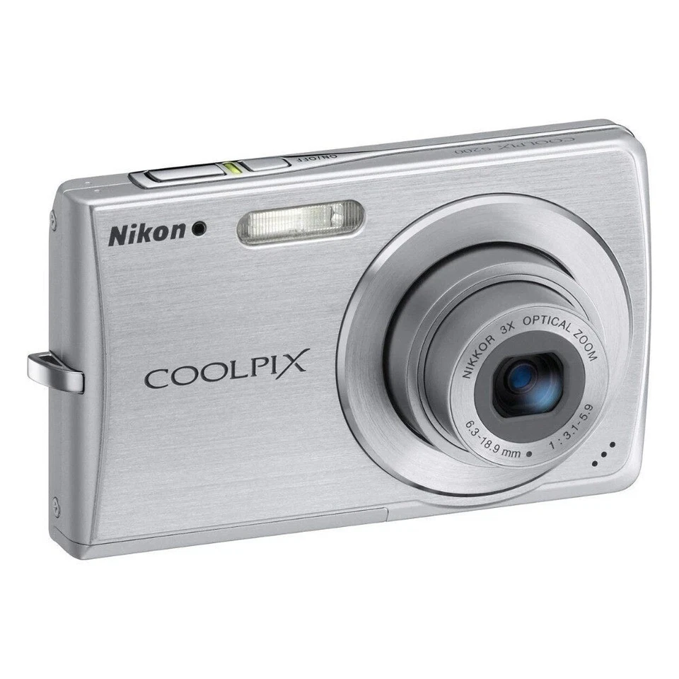 Nikon COOLPIX S200 CCD Digital Camera Silver 7.1MP 3x Optical Zoom,Auto Focus - Image 2 of 4
