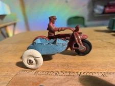 GREAT Original!  Hubley 1724B Motorcycle Cop w/Side Car 4” 1930s Cast Iron