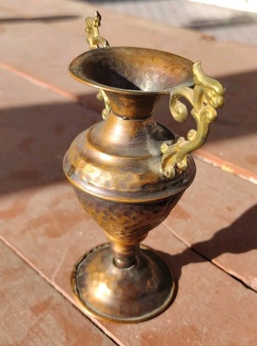 VINTAGE HAND HAMMERED COPPER URN AMPHORA BUD VASE 6" - Picture 4 of 6