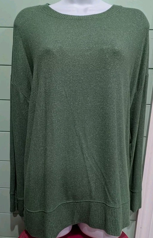 Ladies Time & Tru Soft Green Long Drop Sleeve Shirt Medium 8-10
