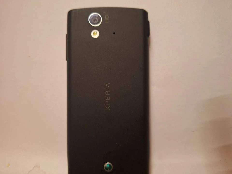 Handy Sony Ericsson Xperia Ray ST18i schwarz (Ohne Simlock) Smartphone - Bild 2 von 2