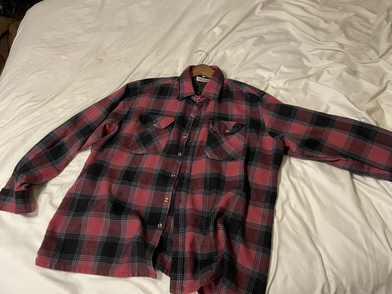 Men's M Regular Red Black Gray Plaid Long Sleeve Collared Button-Up Shirt