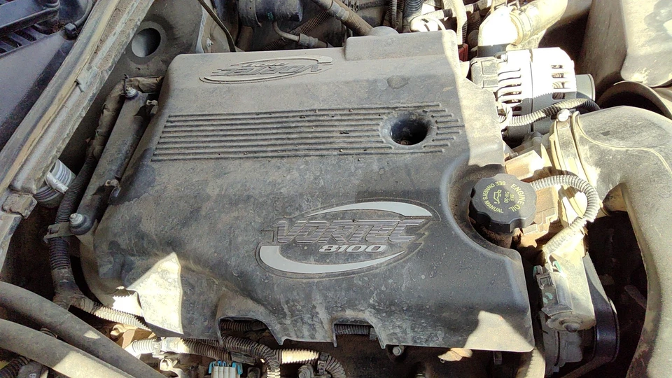 2002 Sierra 2500 Hd 发动机盖顶塑料护罩 Oem 8.1 升 — 第 3/4 张图片