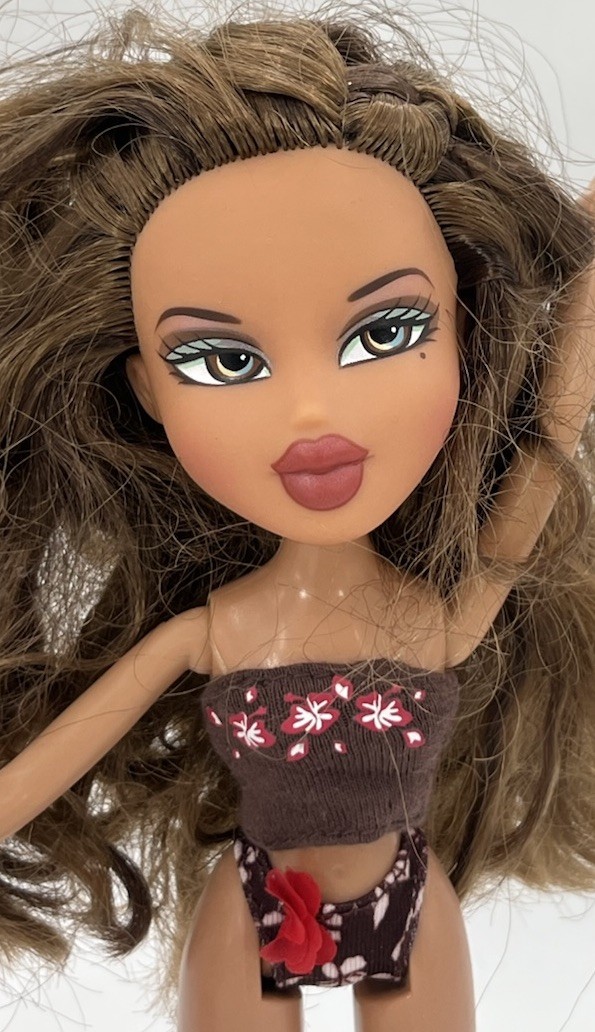 Vintage Bratz Yasmin Sun Kissed Summer 2001 MGA Doll w/ Clothes