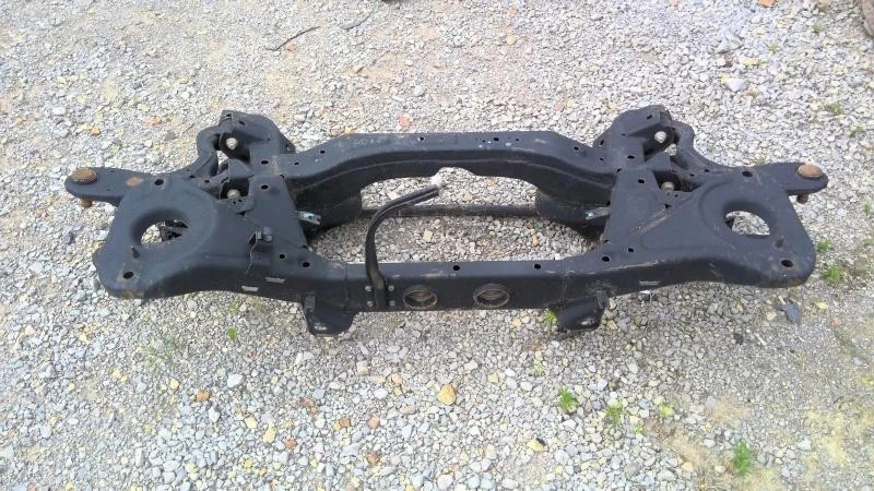 2005-2015 Nissan Armada Rear Crossmember Subframe Cradle Assembly Oem Foto 2 de 4