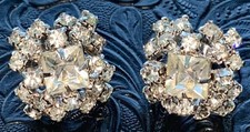 Vintage Clear Rhinestone Screw Back Cluster Earrings 3/4” EUC Unmarked