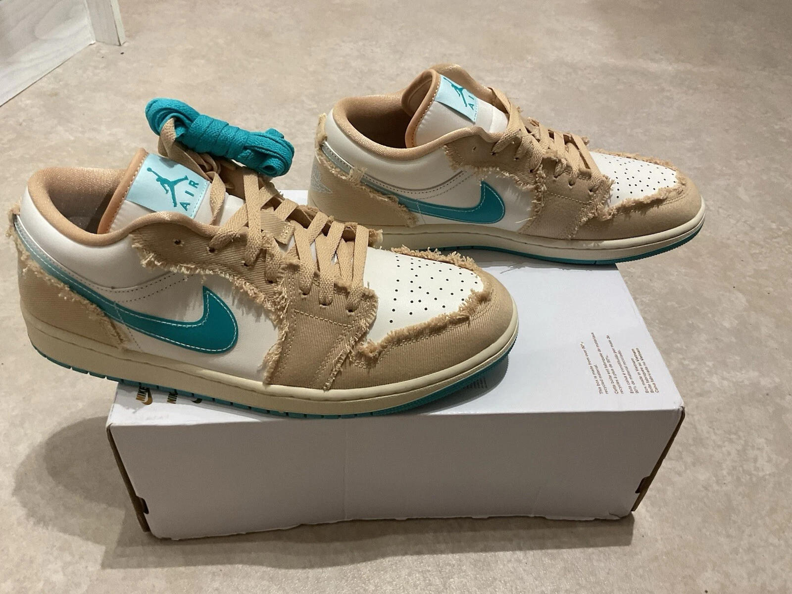 Jordan Air 1 basse invecchiate. Regno Unito 9 5. Nuovo.