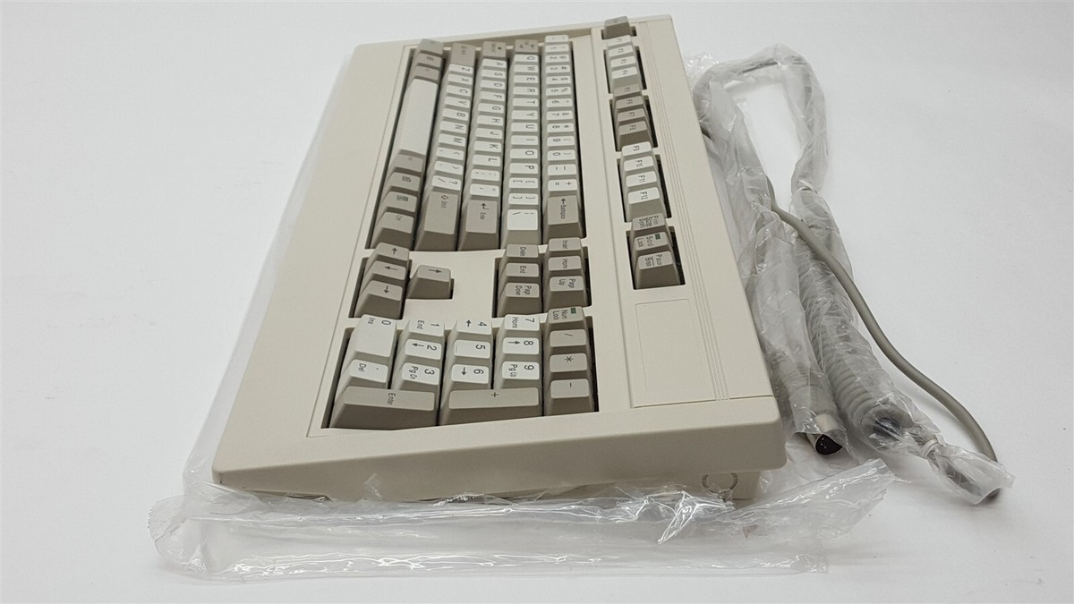 Fujitsu FKB4725-101 5-Pin DIN Mechanical Clicky QWERTY 104