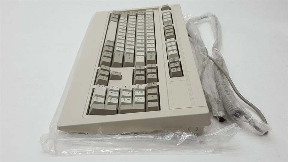 Fujitsu FKB4725-101 5-Pin DIN Mechanical Clicky QWERTY 104-Key Keyboard NEW - Image 2 of 4