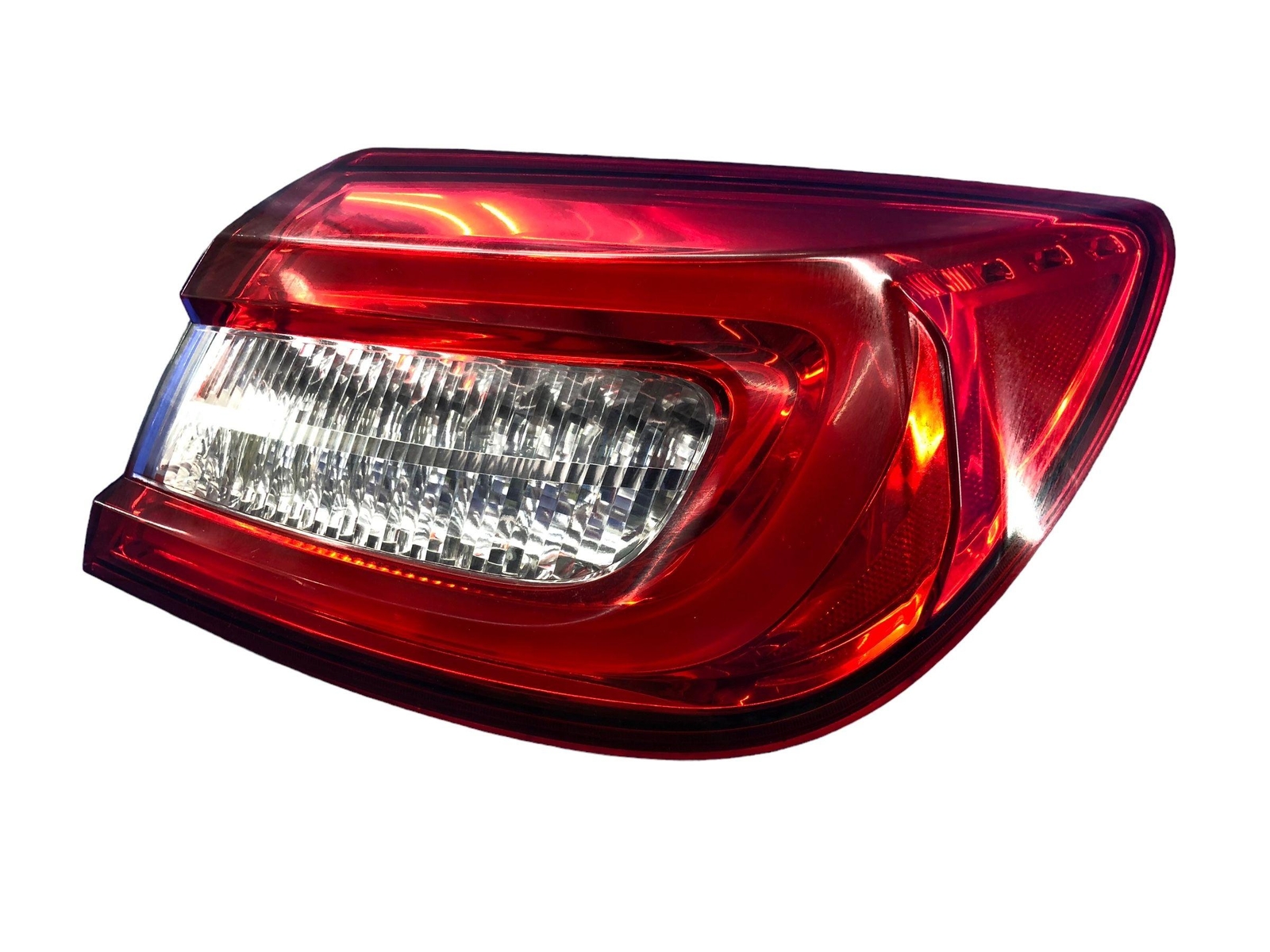 2014-2021 MASERATI QUATTROPORTE REAR RIGHT QUARTER PANEL MOUNTED TAIL LIGHT LAMP