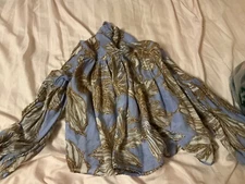 Stylish, elegant, modest, fashion, clothes, brand name, small, and mediums