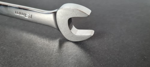 Snap On OEXM190B 19mm combination spanner - very good condition - Picture 5 of 6