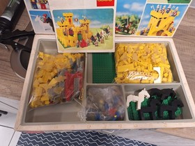 Vintage Lego Castle Set 375 Yellow Castle complete in original box 1978 RARE!