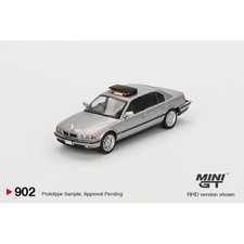 1:64 MINI GT MGT00902-007E BMW 750IL TOMORROW NEVER DIES (LHD) ENGLISH BLISTER P