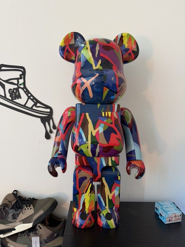 Medicom Toy BE@RBRICK KAWS TENSION 1000%  figure bearbrick first tokyo authentic