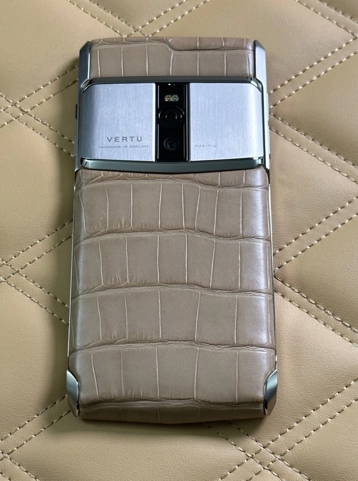 VERTU Signature Touch 5.2" Exotic Almond Alligator leather Global GSM Phone - Image 2 of 4