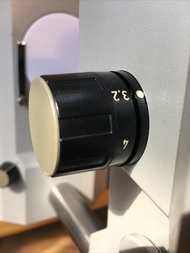 Zeiss Stemi DV4 Stereozoom Microscope 7-40x PL10x/20 Eyepieces 220V + LED Light - Picture 14 of 24