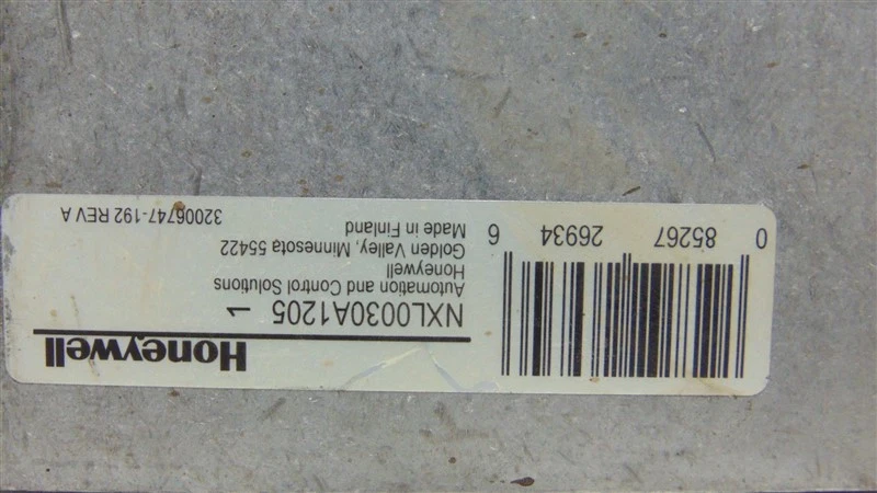 Unidad de frecuencia variable Honeywell NXL0030A1205 380-500V Honeywell NXL0030A1205 USADO Foto 4 de 4