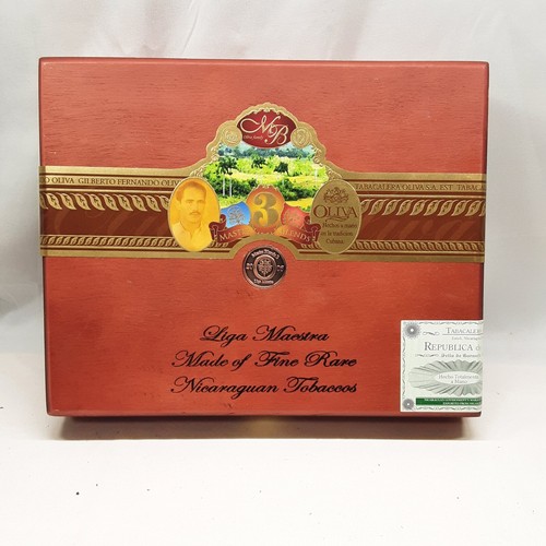 Master Three Blends - Liga Maestra - Cigar Box