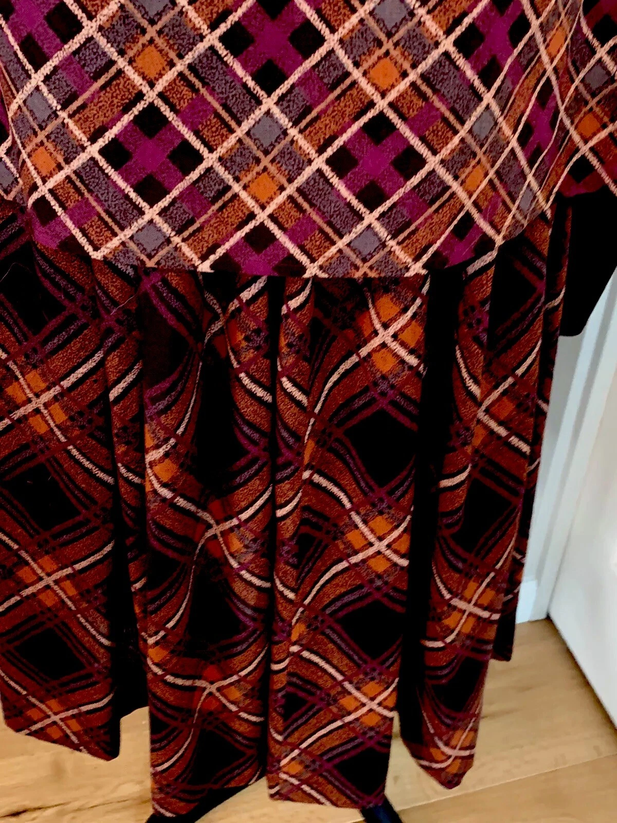 SAINT LAURENT (YSL) Gonna e camicia YSL collezione russa anni 80 VINTAGE prugna e oro velluto marrone