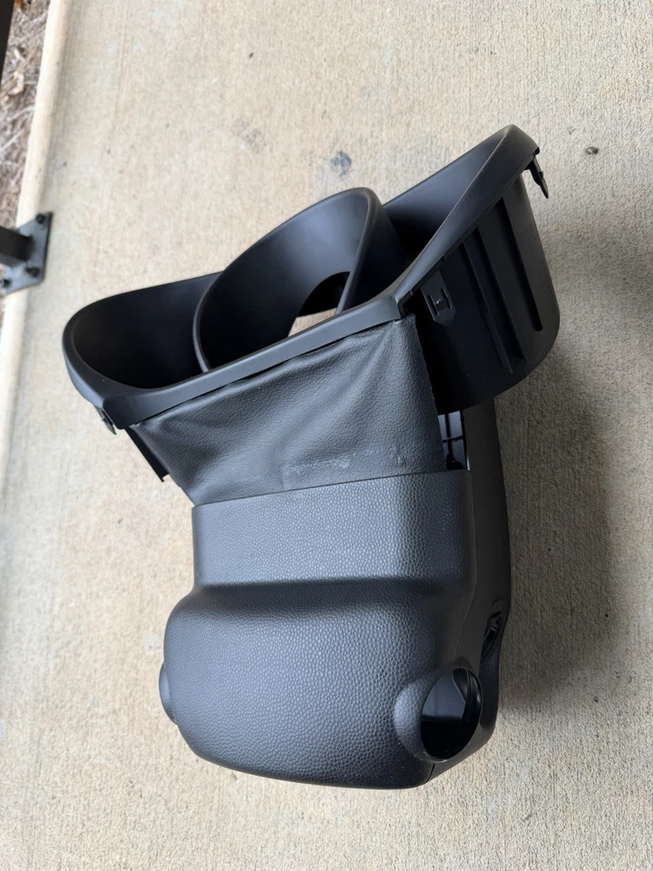 Крышка верхняя и нижняя для рулевой колонки 2014-2019 Kia Soul от оригинального производителя - Изображение 4 из 4