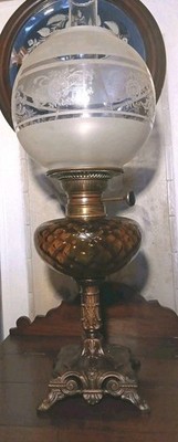 Jugendstil Öllampe Bernstein Schrift Bronze Fuß verzierter Sockel