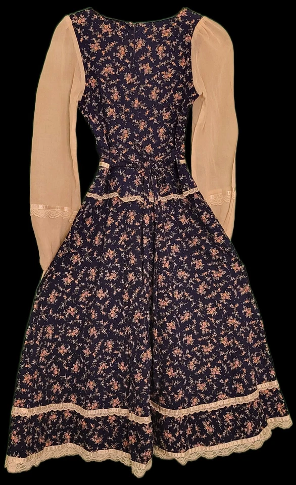 1970s Vintage Navy Gunne Sax Midi Floral Peplum Style Lace Up Dress - Image 2 of 4