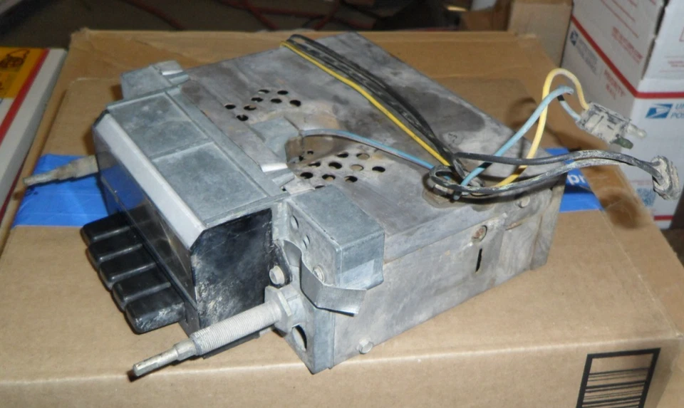 Ford Car 1971 radio AM Torino Mustang Ranchero Cougar LTD Maverick Foto 3 de 4