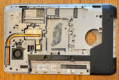 Dell Latitude E5530 Case Bottom 53FCF USB VGA Board DC-IN Power Jack Cover Door