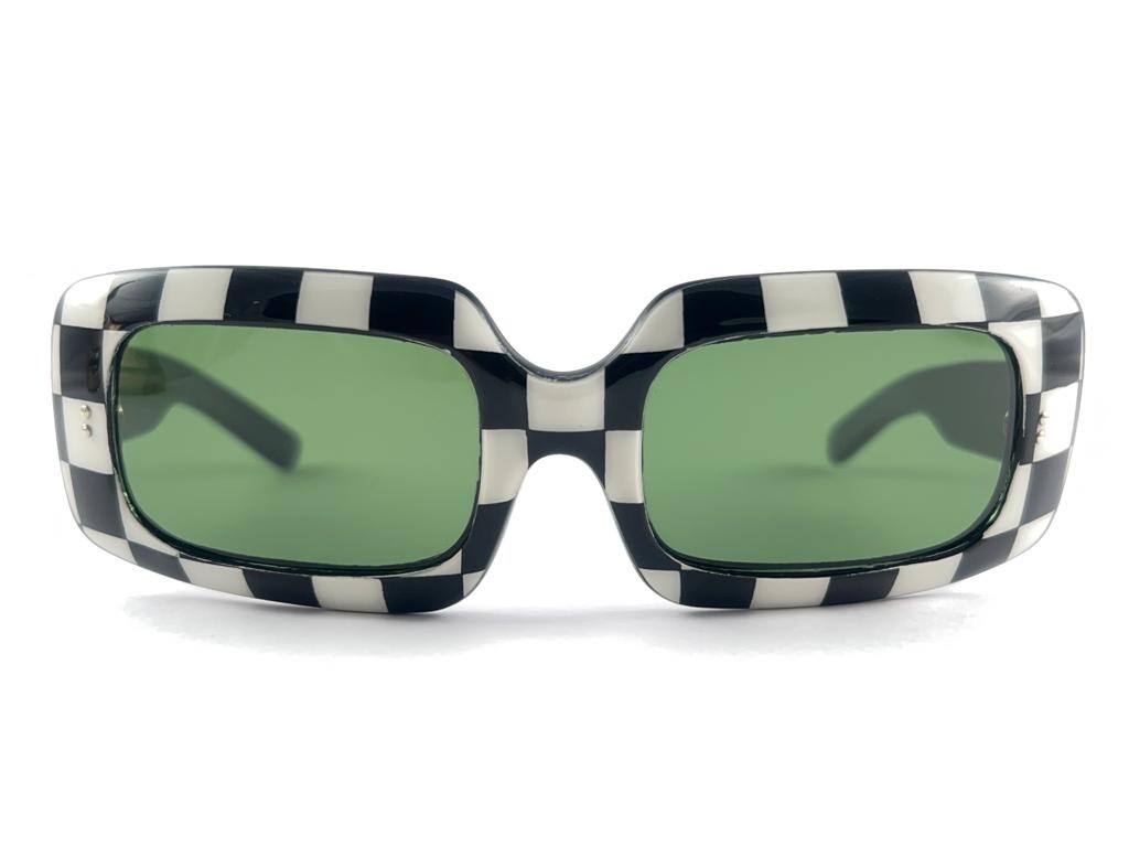 MINT VINTAGE RECTANGULAR "CHECKED" GREEN LENSES 1… - image 1